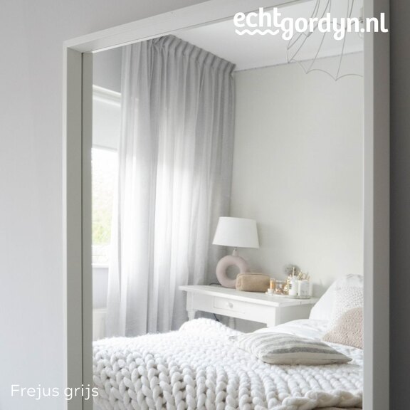 Frejus grijs spiegel slaapkamer
